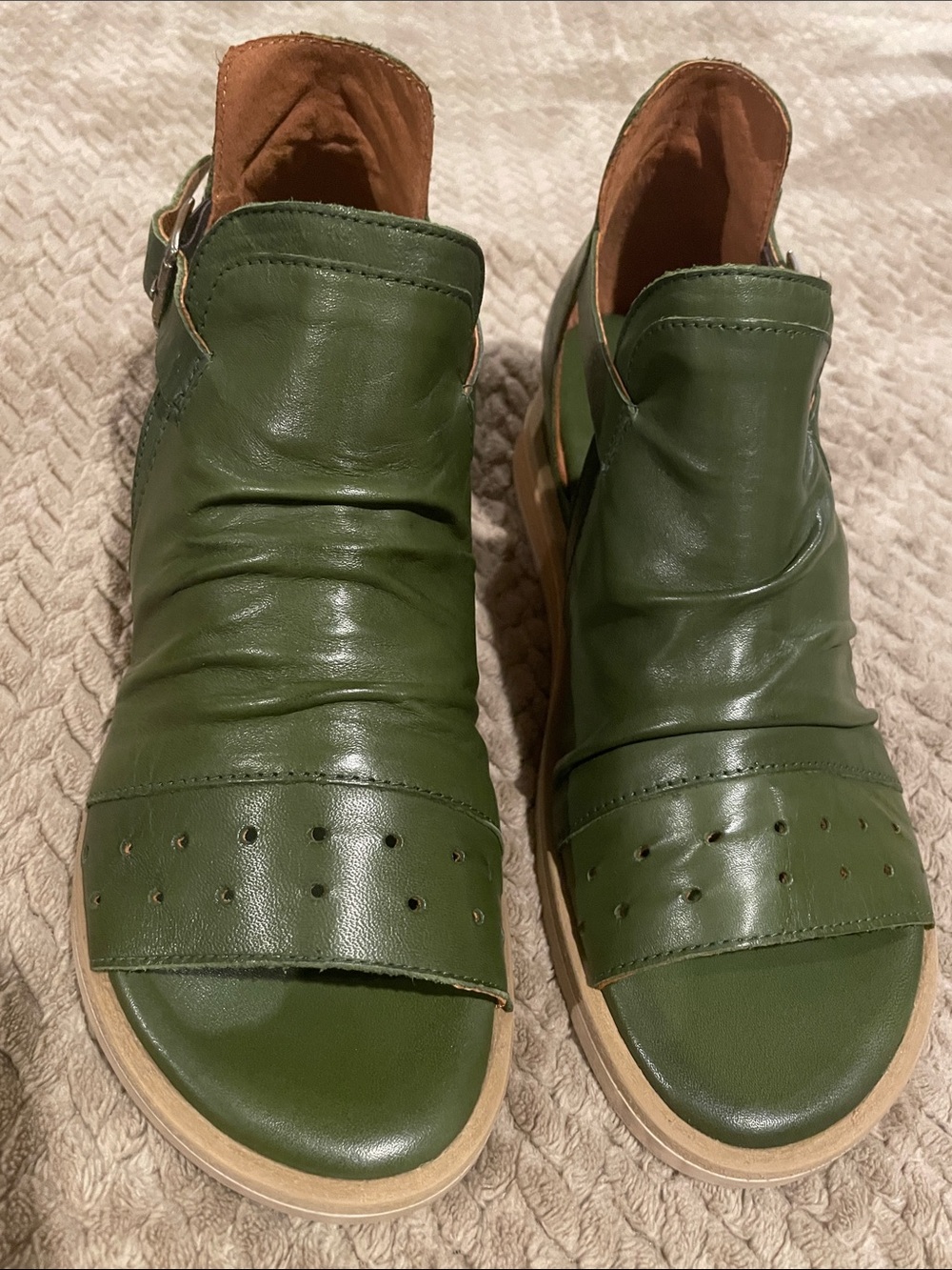 Mix Mooz Cara Olive Leather Sandals - Picture 3 of 10